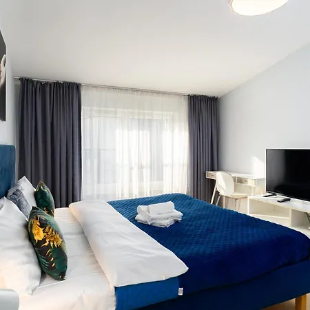 Halicka 5 Superior By Bookinghost *