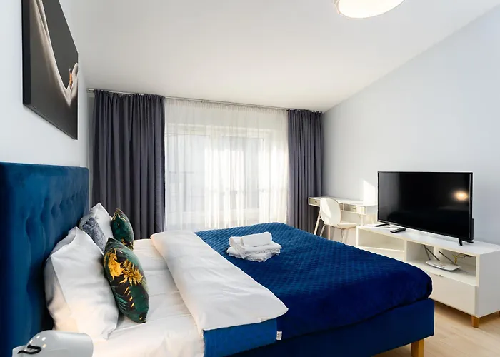 Halicka 5 Superior By Bookinghost *